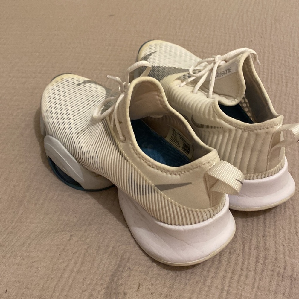 NIKE SUPERREP Off-White and Light Gray Running Shoes. Size 7.5 - Picture 11 of 13